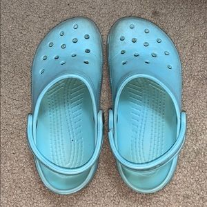 SOLD ON MERCARITiffany blue crocs